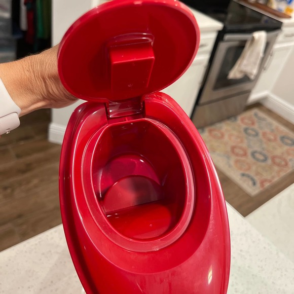 Brita Water Filtration Pitcher Red Modelo OB21/OB03 Gently used - Picture 5 of 13